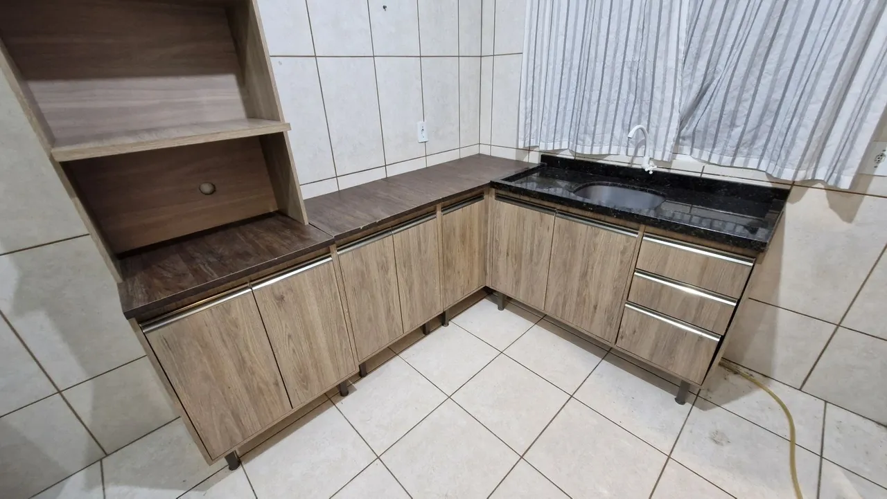 Armário de Cozinha com Pedra Granito e Cuba Inox