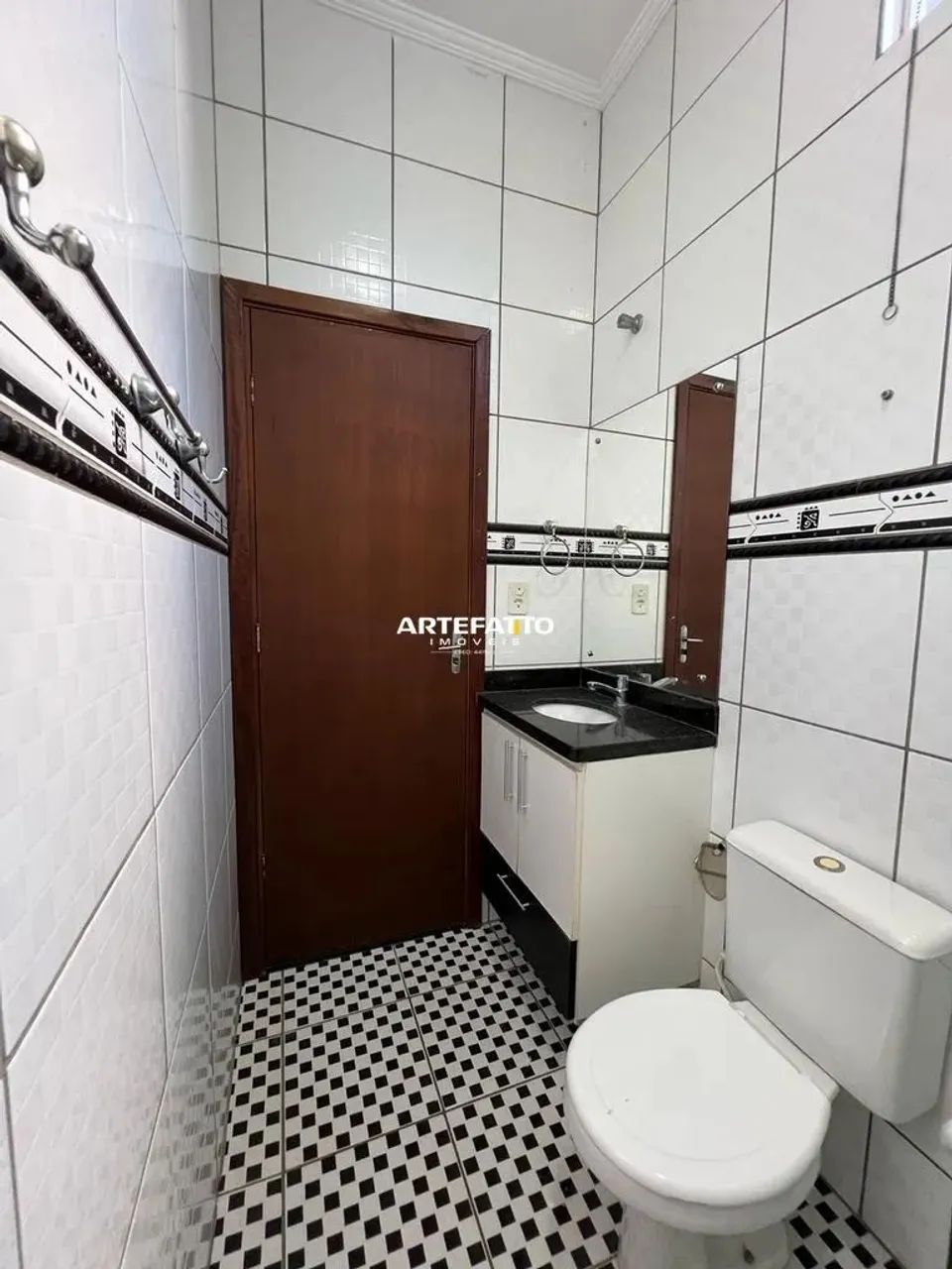 Vende-se Casa de Esquina Primeiro Quarteirão do Polo - Foto 5
