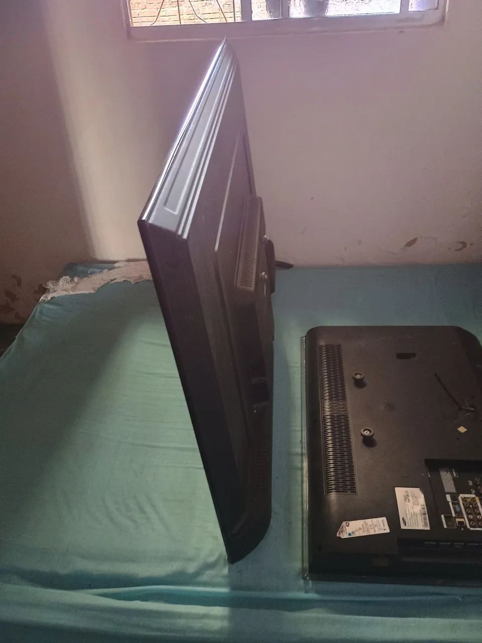 TV com Tela Quebrada - Para Retirada de Peças - Foto 3