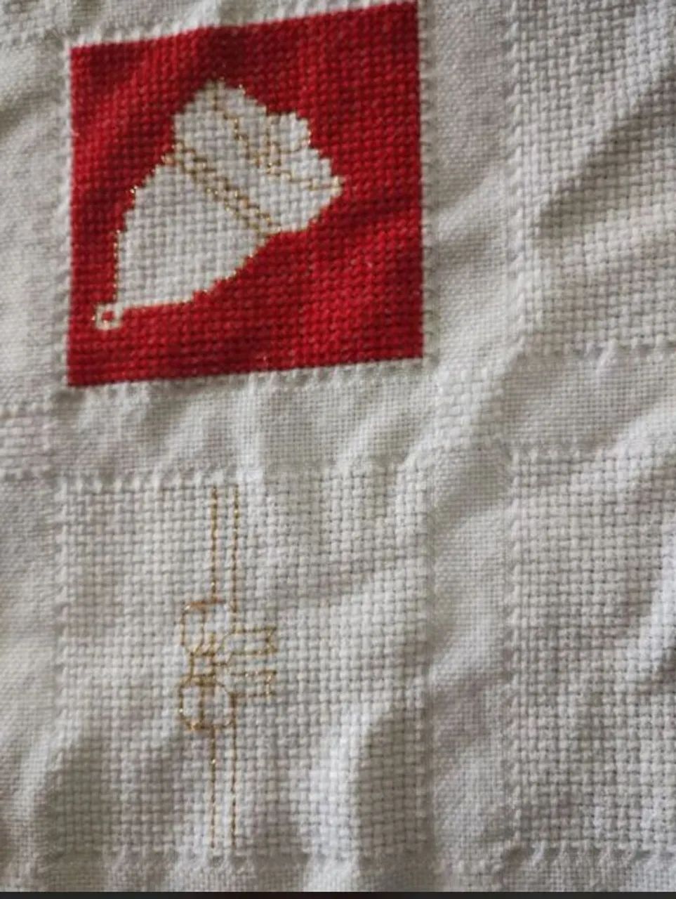 Toalha de mesa artesanal com detalhes - Foto 2