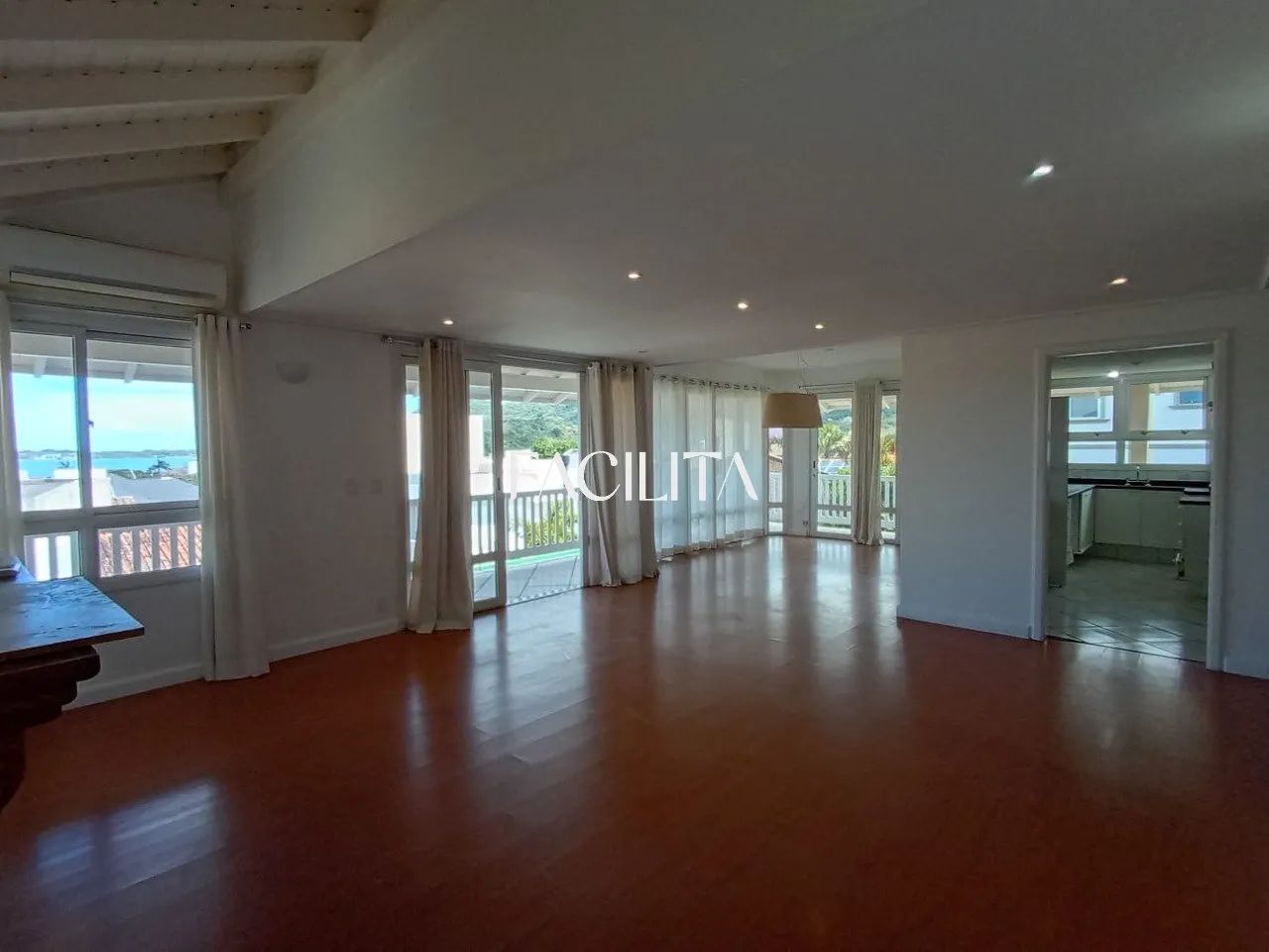 Casa com 4 quartos no bairro da Lagoa da Conceição, Florianópolis. - Foto 3