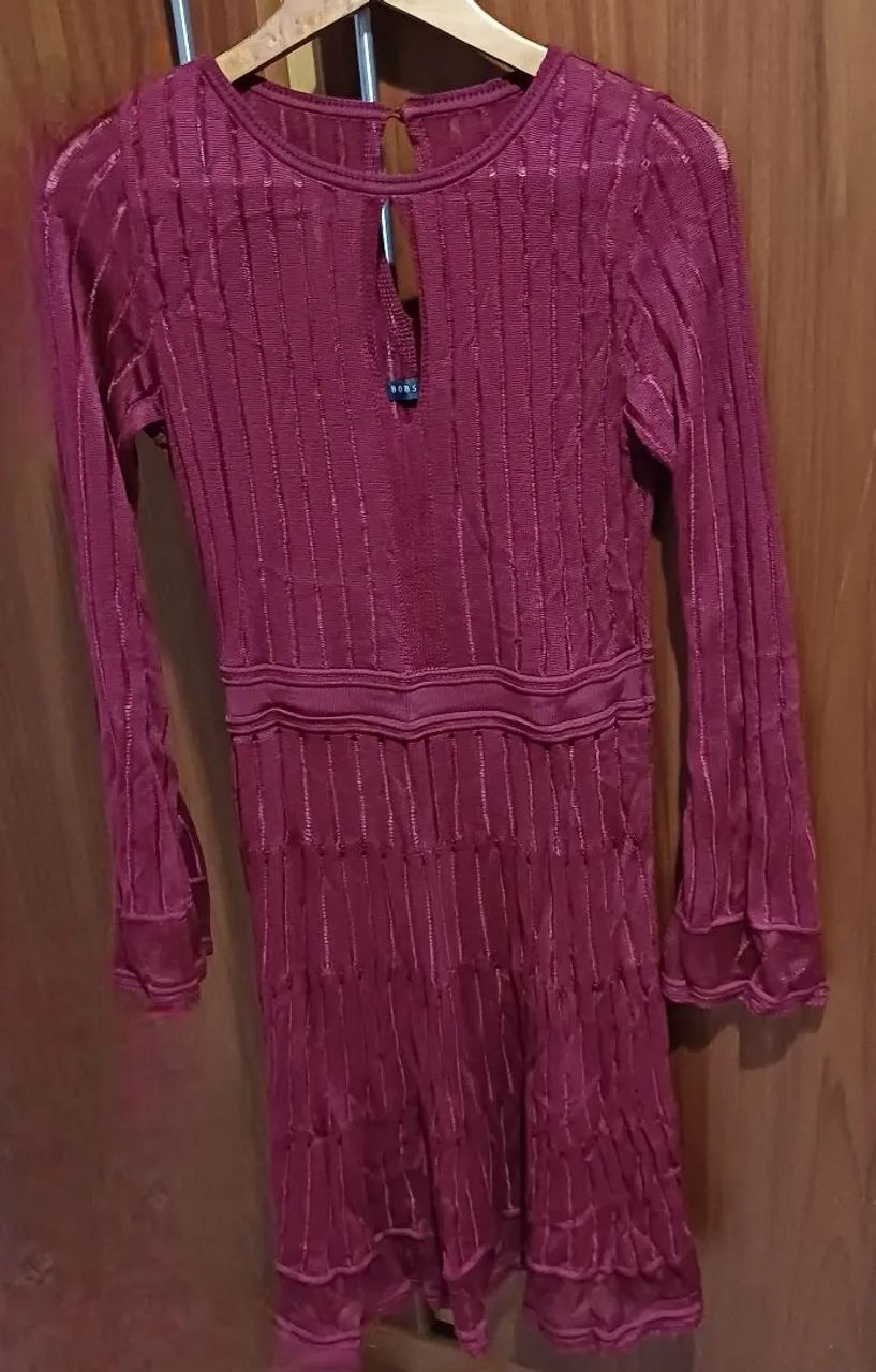 Vestido  de linha.