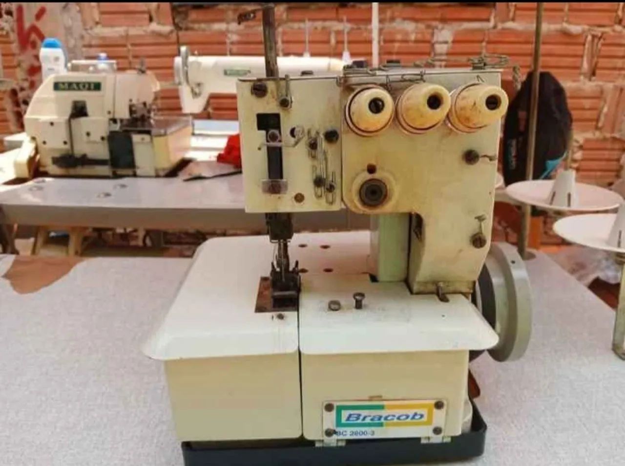 3 Máquina de Costura Industrial MAQI, Bracob e Siruba - Foto 3