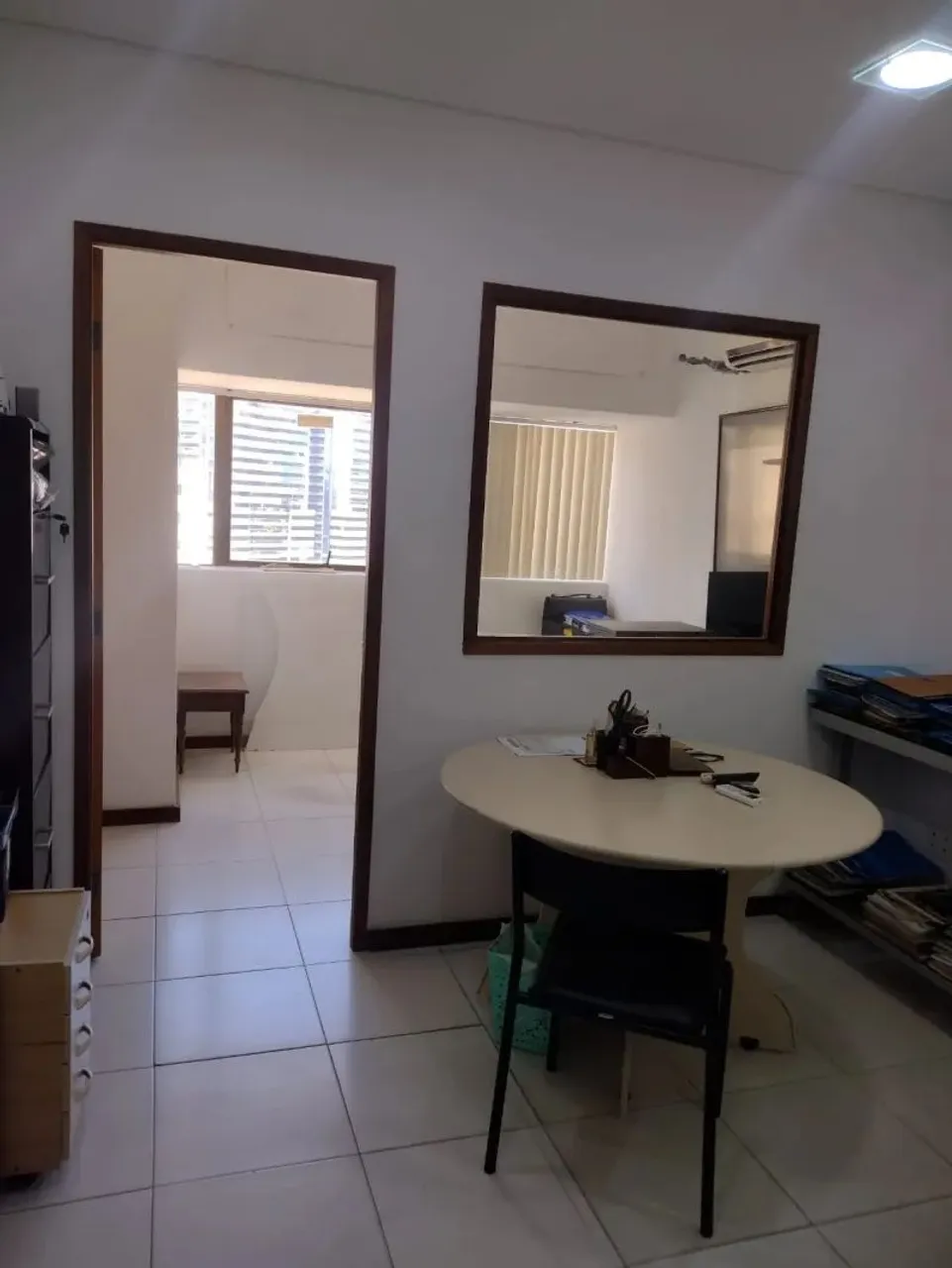 Preço de OPORTUNIDADE !! Sala para venda no Caminho das Arvores!