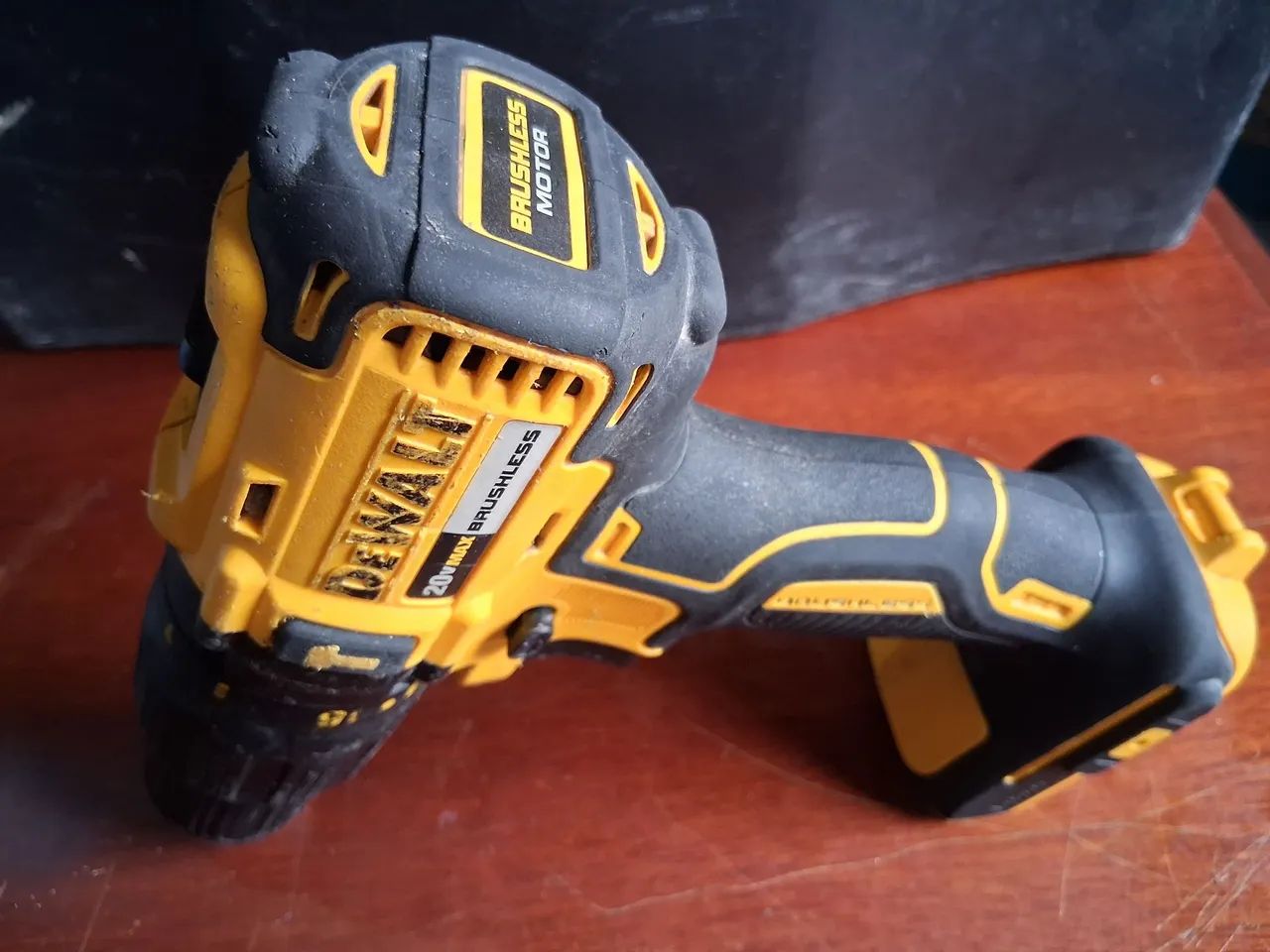 PARAFUSADEIRA DEWALT ORIGINAL DCD7782 N/ acompanha carregador e bateria  - Foto 4