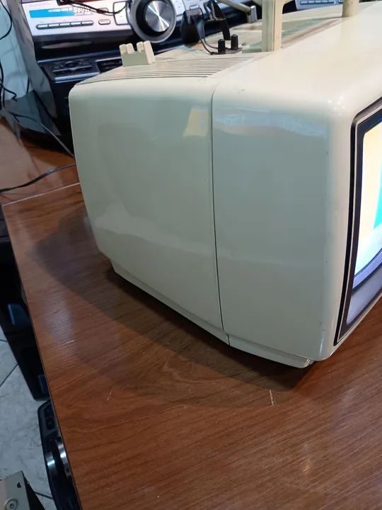 TV Semp 10 " IC IN LINE GUN SYSTEN funcionando  - Foto 3