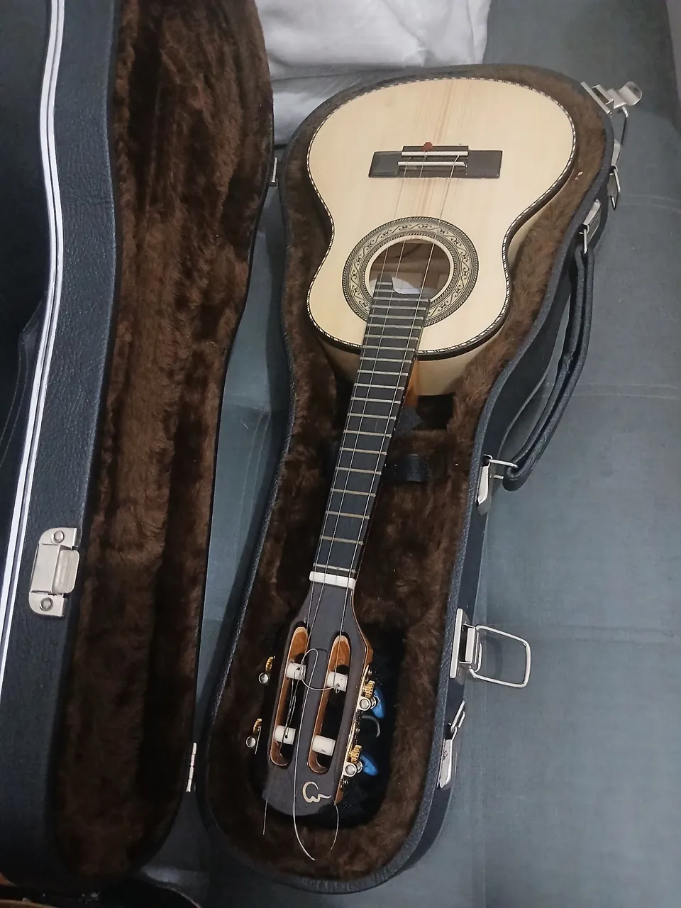 Cavaquinho cavaquinho de faia direto da Bahia