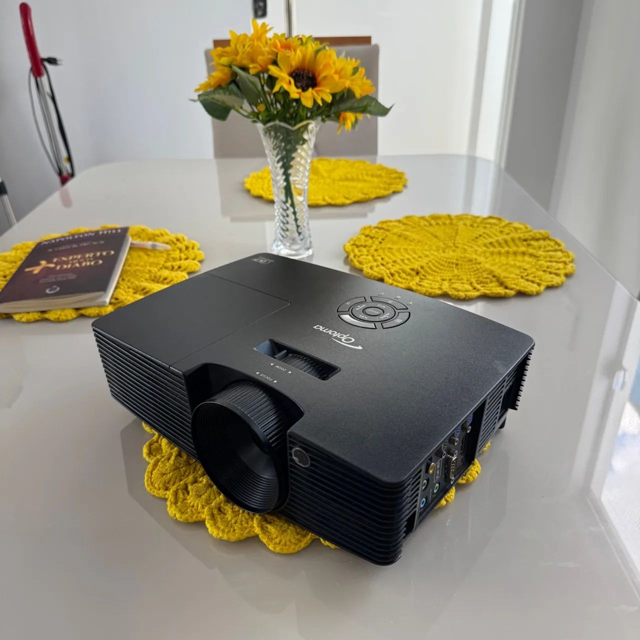 Projetor Optoma 3200 Lumens HD Ideal Para Assistir Jogos e Reproduzir Slides - Foto 3