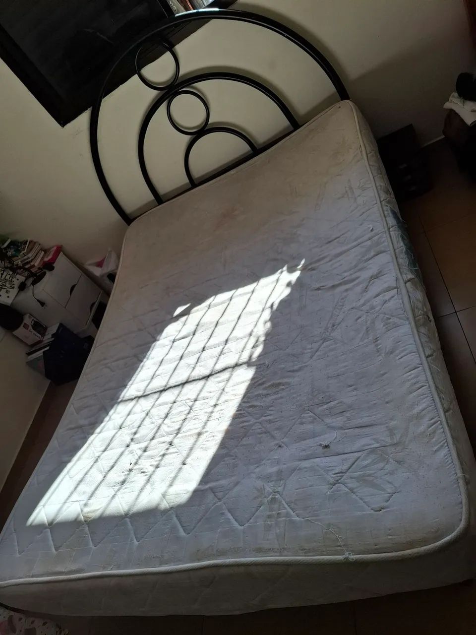 Só R$300,00 Cama de ferro Casal com colchão D33 - Foto 4