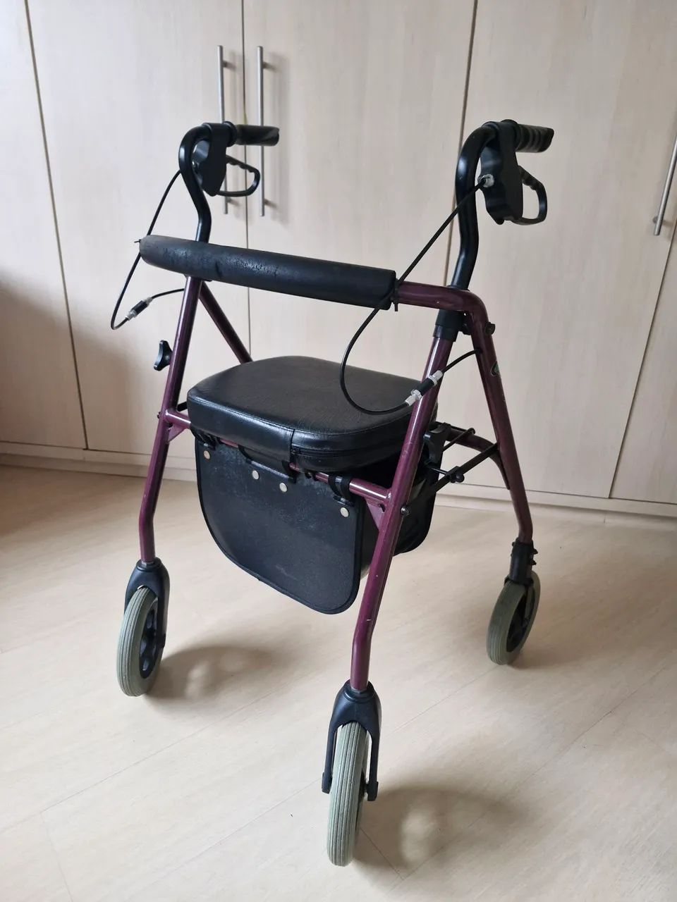Andador com 4 Rodas Comfort  - Foto 2