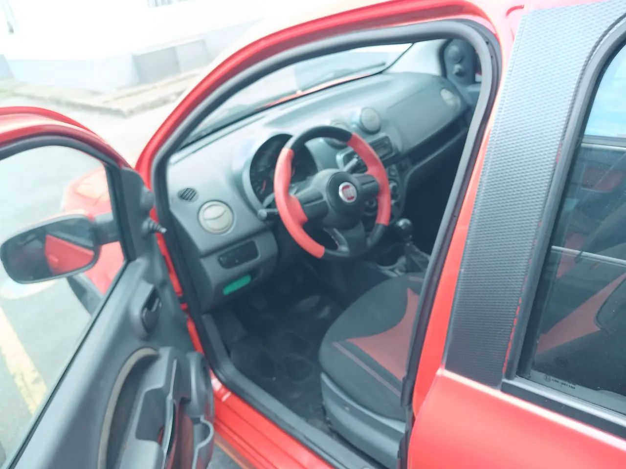 Fiat Uno Sporting 1.4 EVO Fire Flex 8V 4P 2012 - Foto 3
