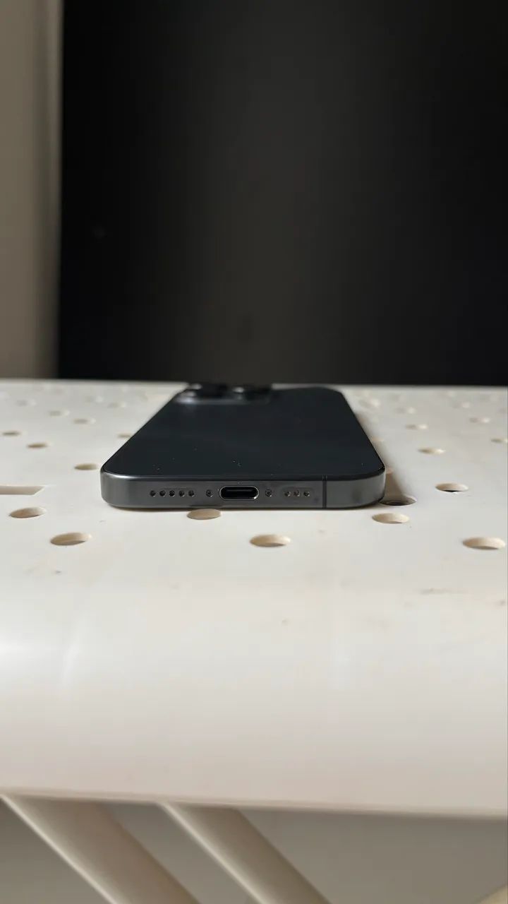iPhone 15 Pro Titânio Preto - Foto 5