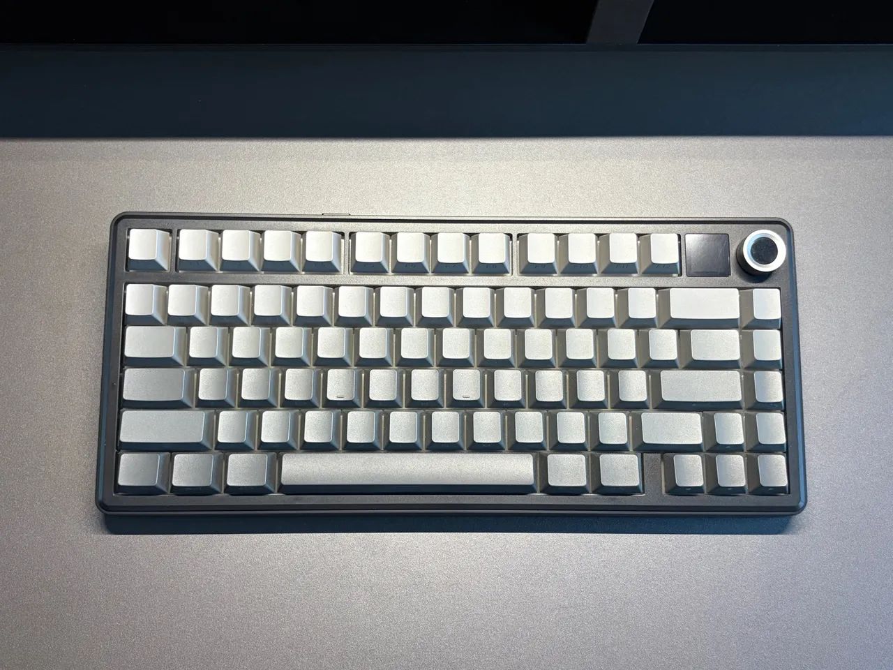 Aula F75 Max