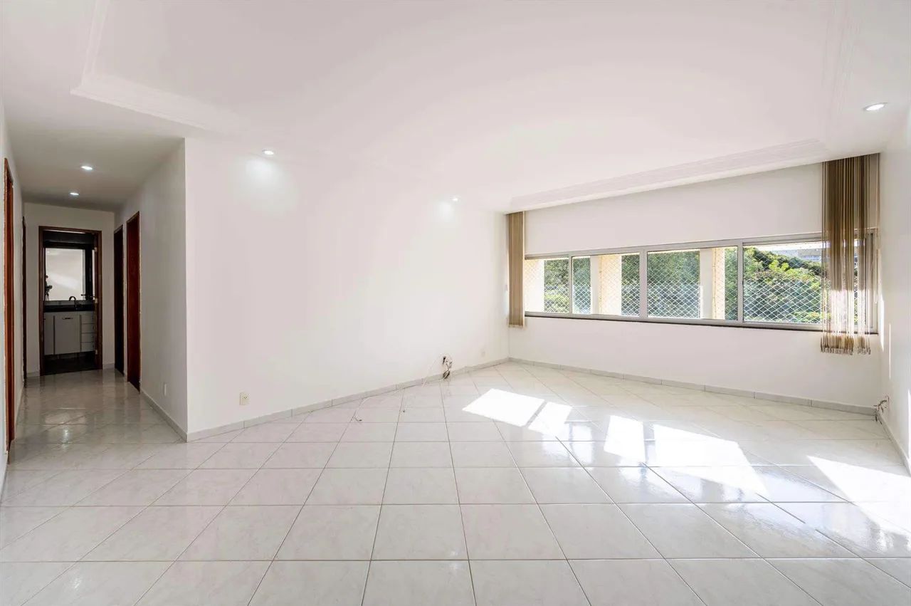 APARTAMENTO 95M² - 2 Qts e 1 escritorio - SQS 104 BLOCO A