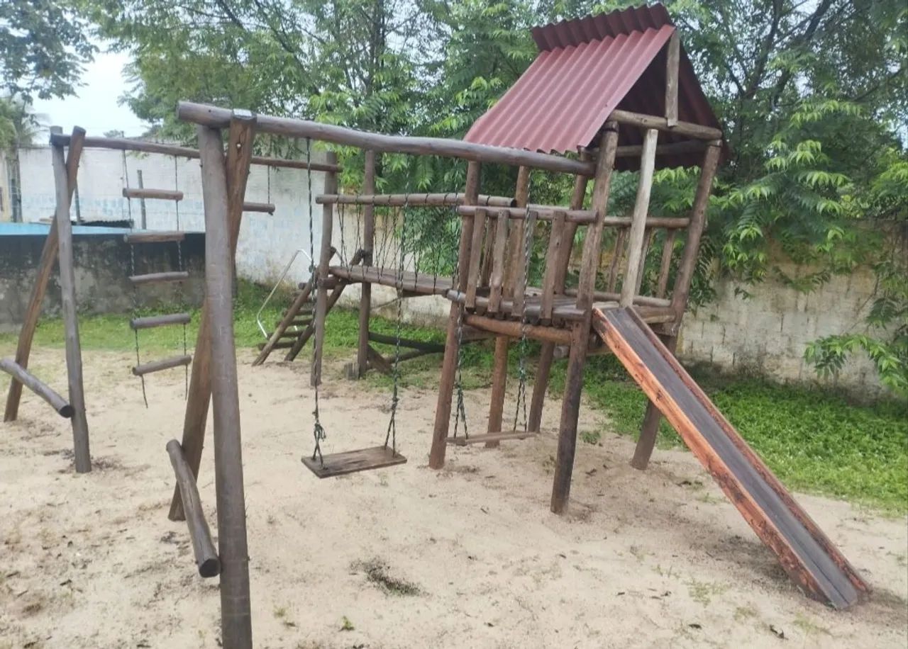 Vendo Parquinho de Eucalipto 