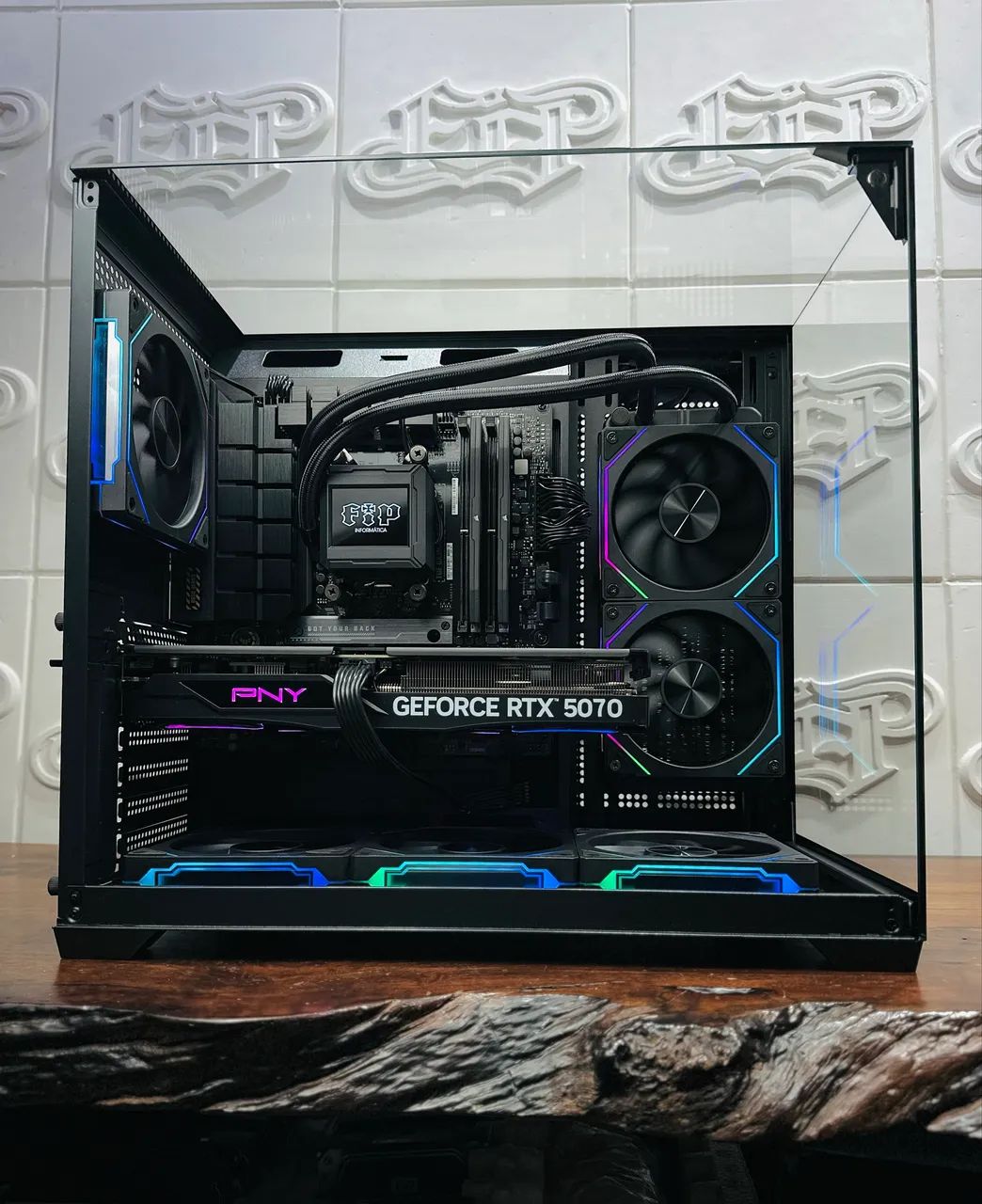 Ryzen 7 7800X 3D + RTX 5070 - Foto 5