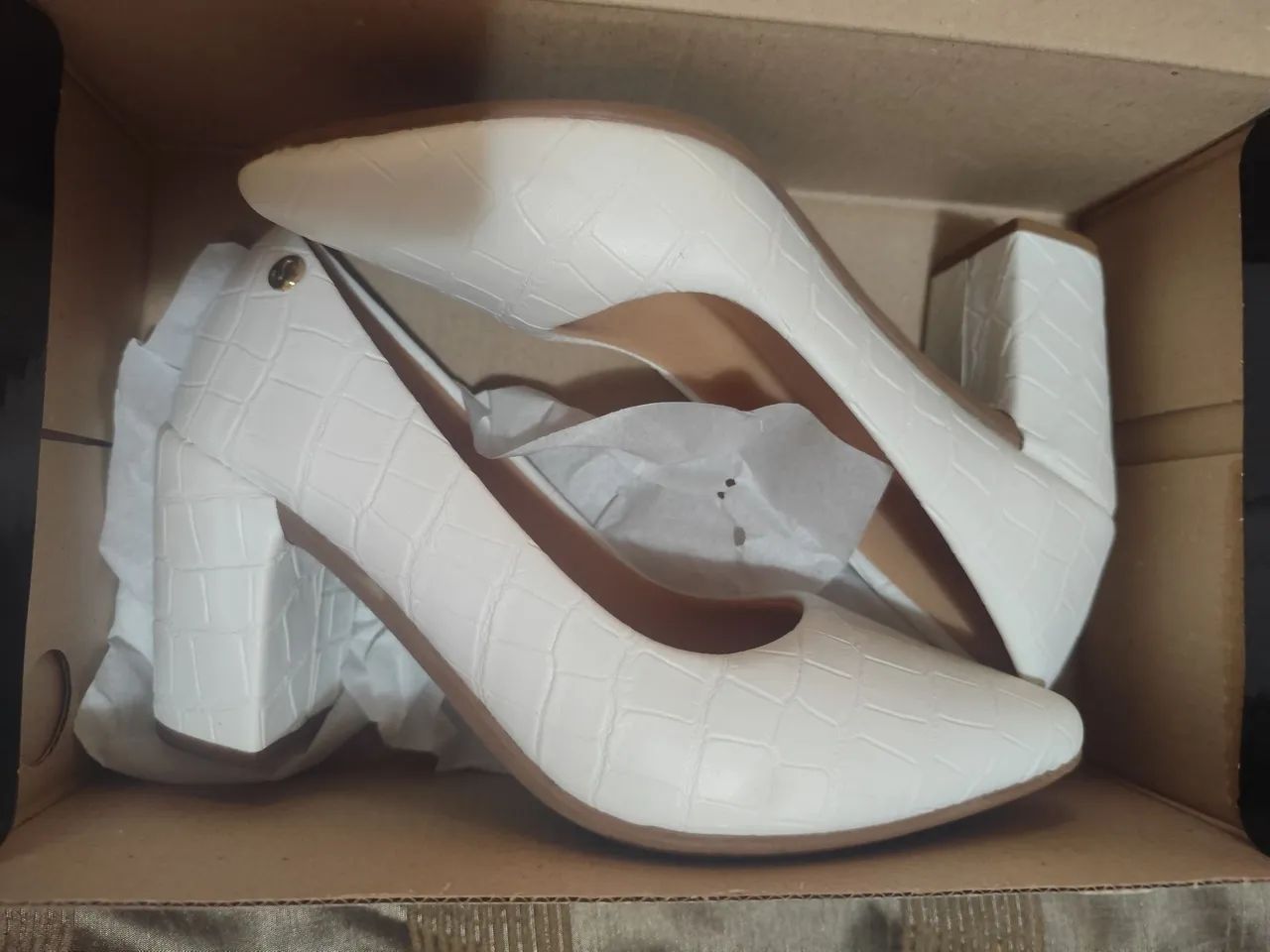 Sapato scarpin branco feminino 