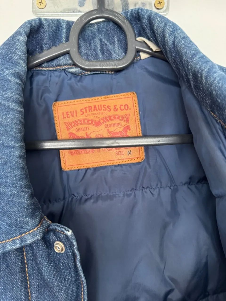 Jaqueta Jeans Levi's puffer 650 Fill Down rara - Foto 3