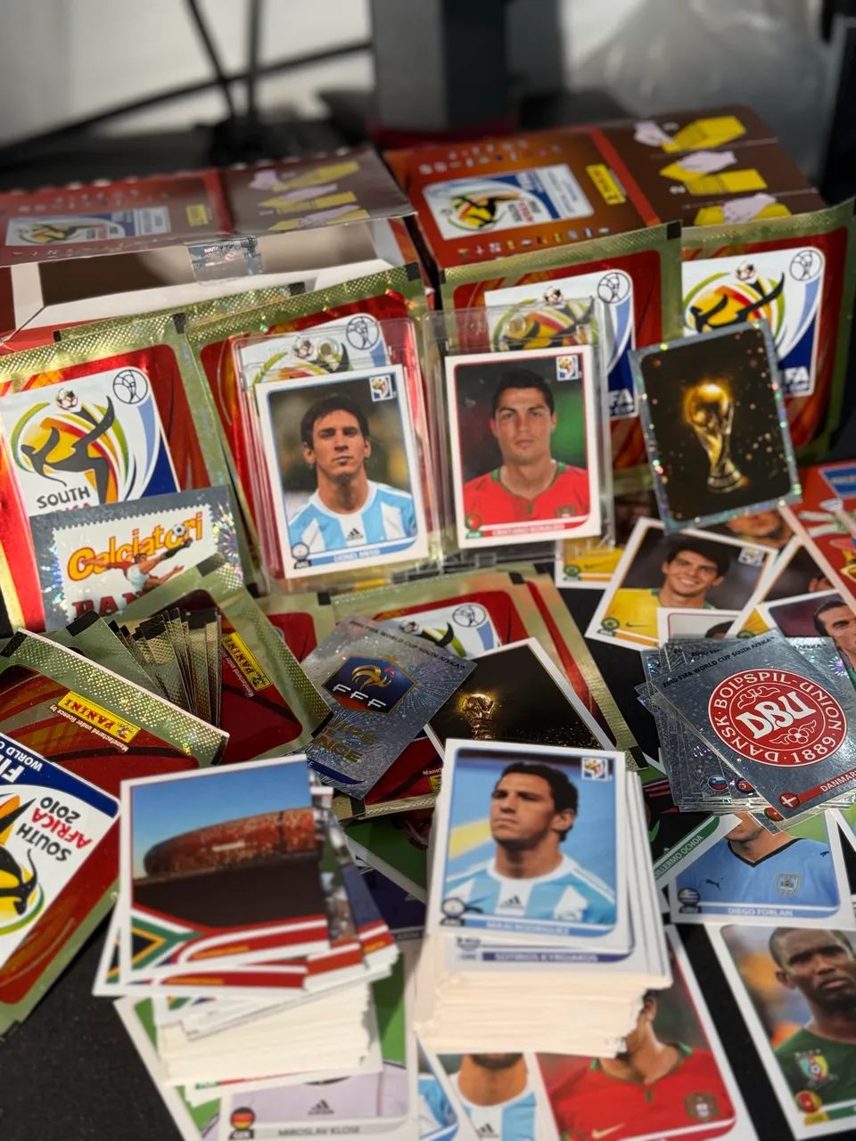 Messi + CR7 2010 - perfeito estado  - Foto 5