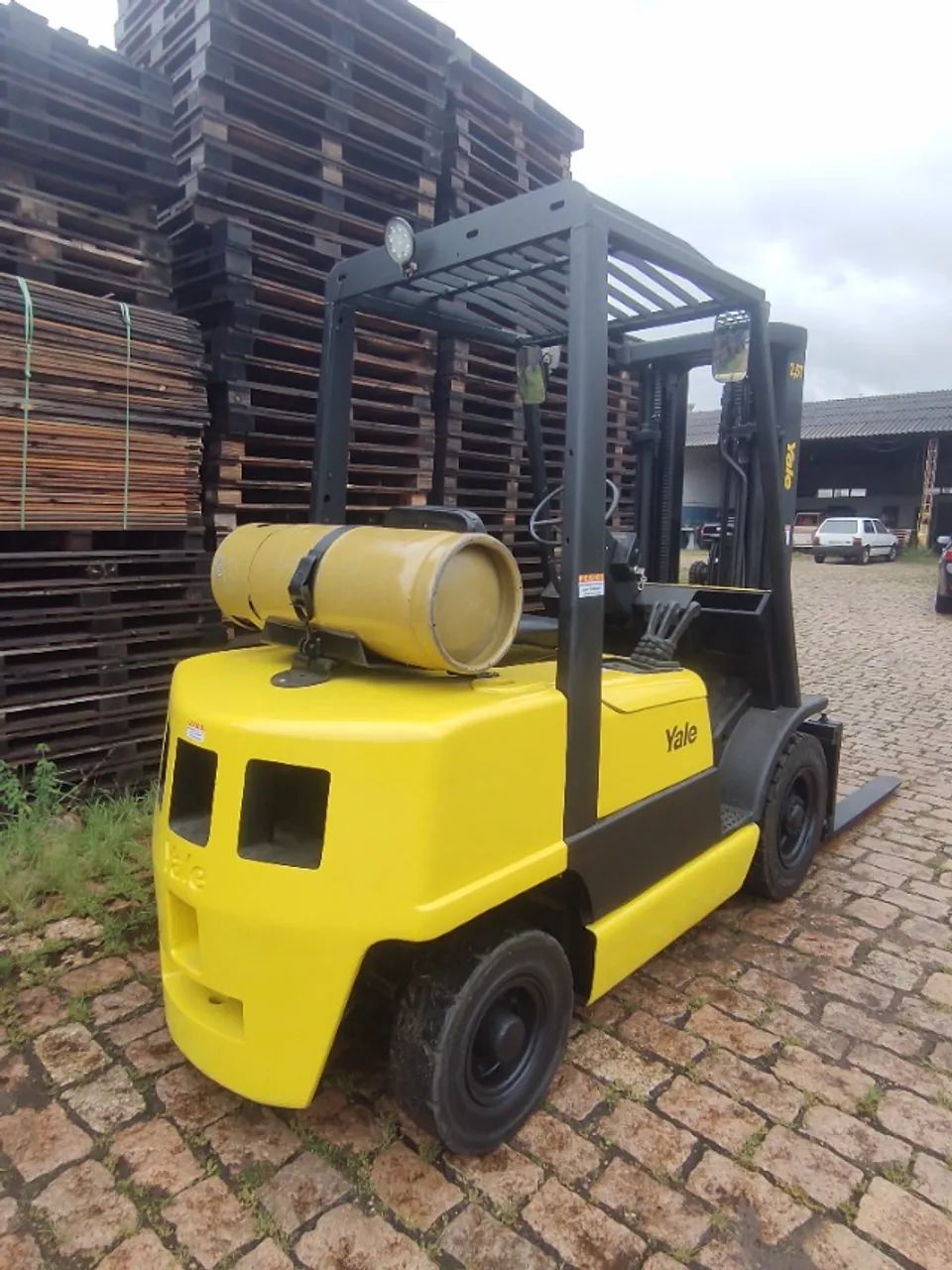 Empilhadeira Yale 2,5T * Automática com deslocador * 2001 - Foto 4