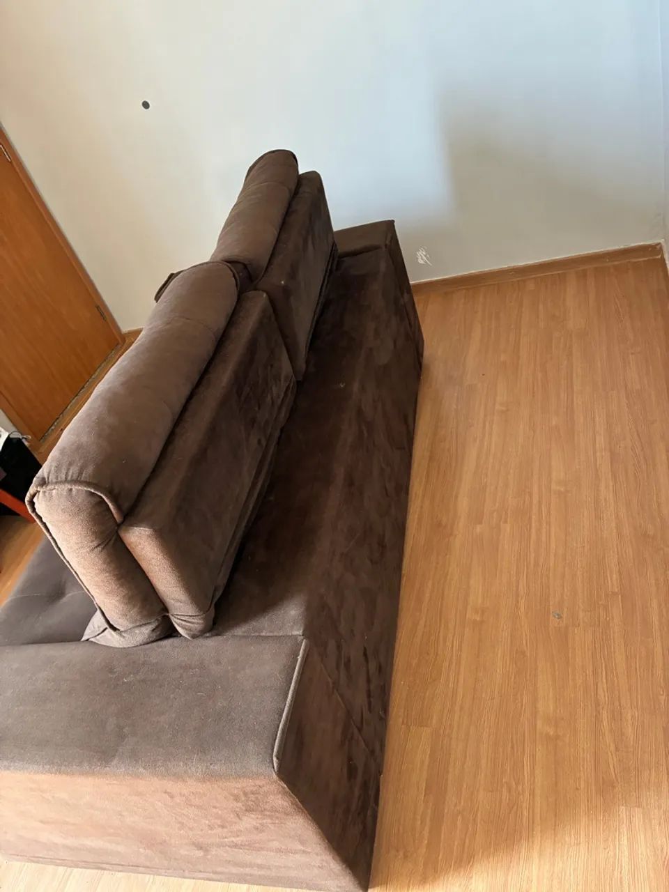 ? Vendo sofá retrátil seminovo + 2 banquetas! - Foto 5