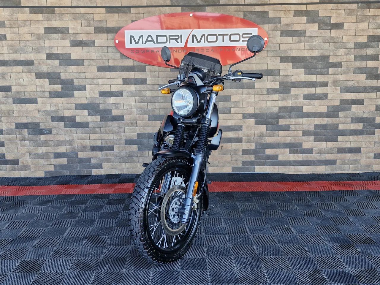 Royal Enfield SCRAM 411 24 cc  - Foto 3