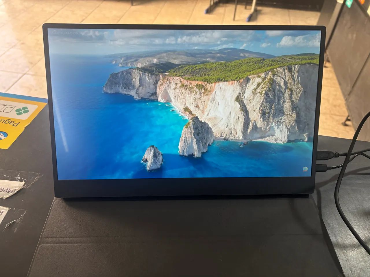 Monitor Portátil 15.6 Full HD Ips Touch  - Foto 2