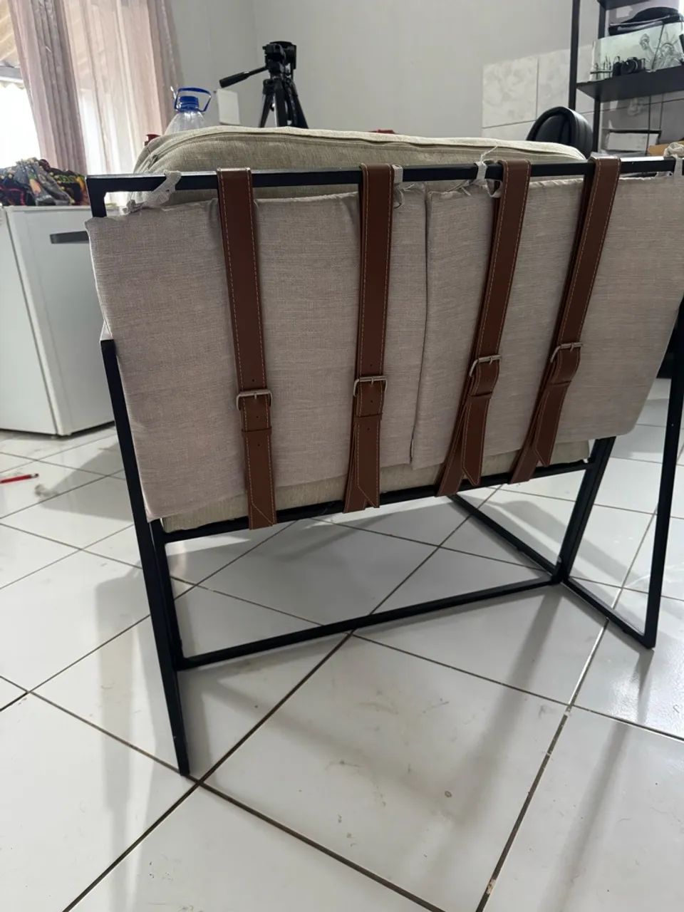 Poltrona decorativa bege estilo - Foto 2