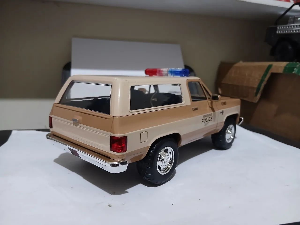 Miniatura chevy blazer stranger things 1/24 - Foto 4