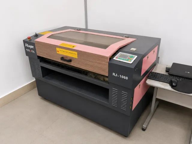 MÁQUINA LASER RUIJIE RJ-1060 - REVISADA E PRONTA PARA USO - INSTALAÇÃO TÉCNICA INCLUSA