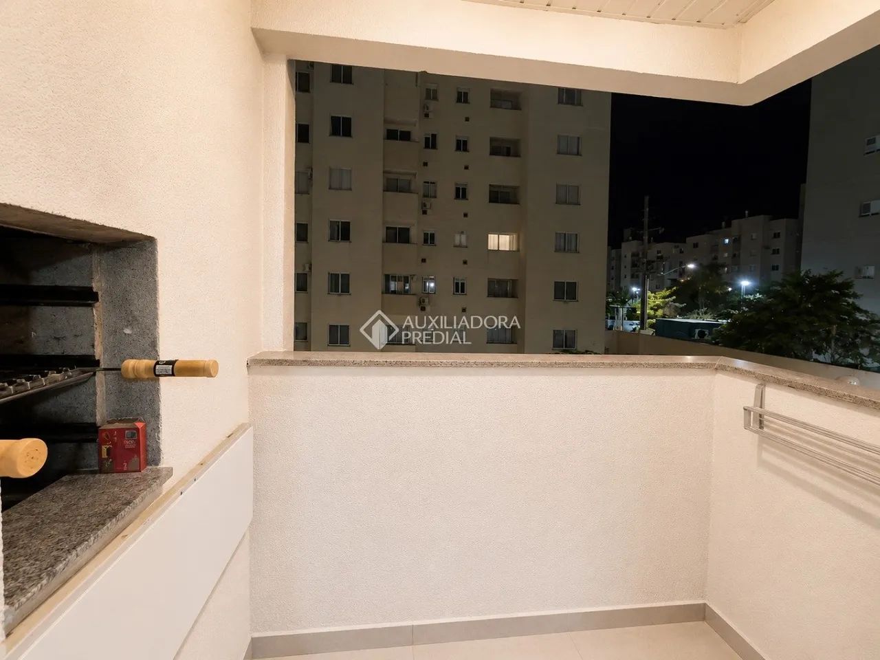 Apartamento 2 dormitórios mobiliado para locação na Palhoça. - Foto 5