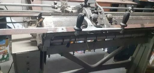 Maquina trico coppo n,7 ,precisa manutenção, valor $ 1000,00 - Foto 2