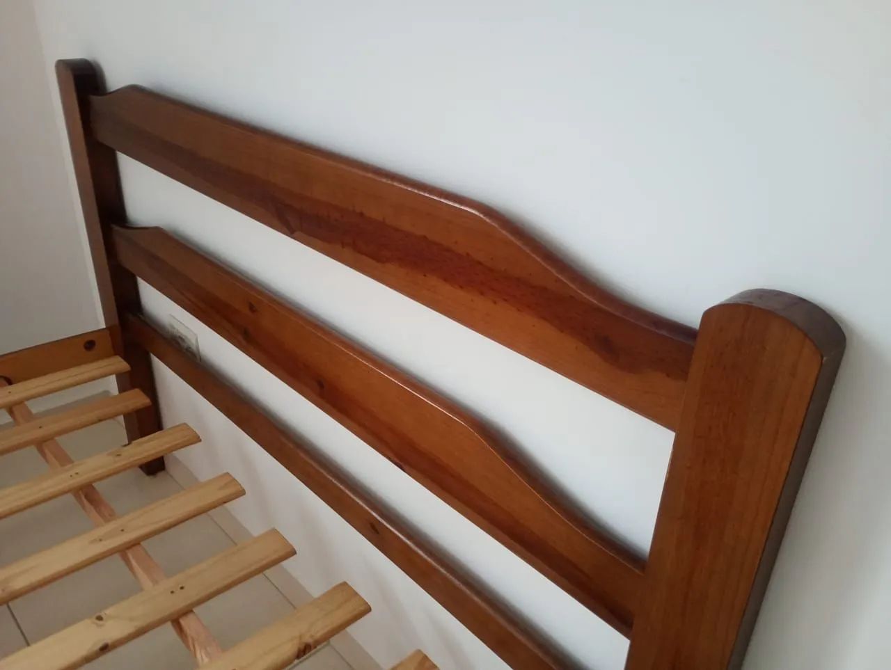 Cama casal de madeira maciça  - Foto 5