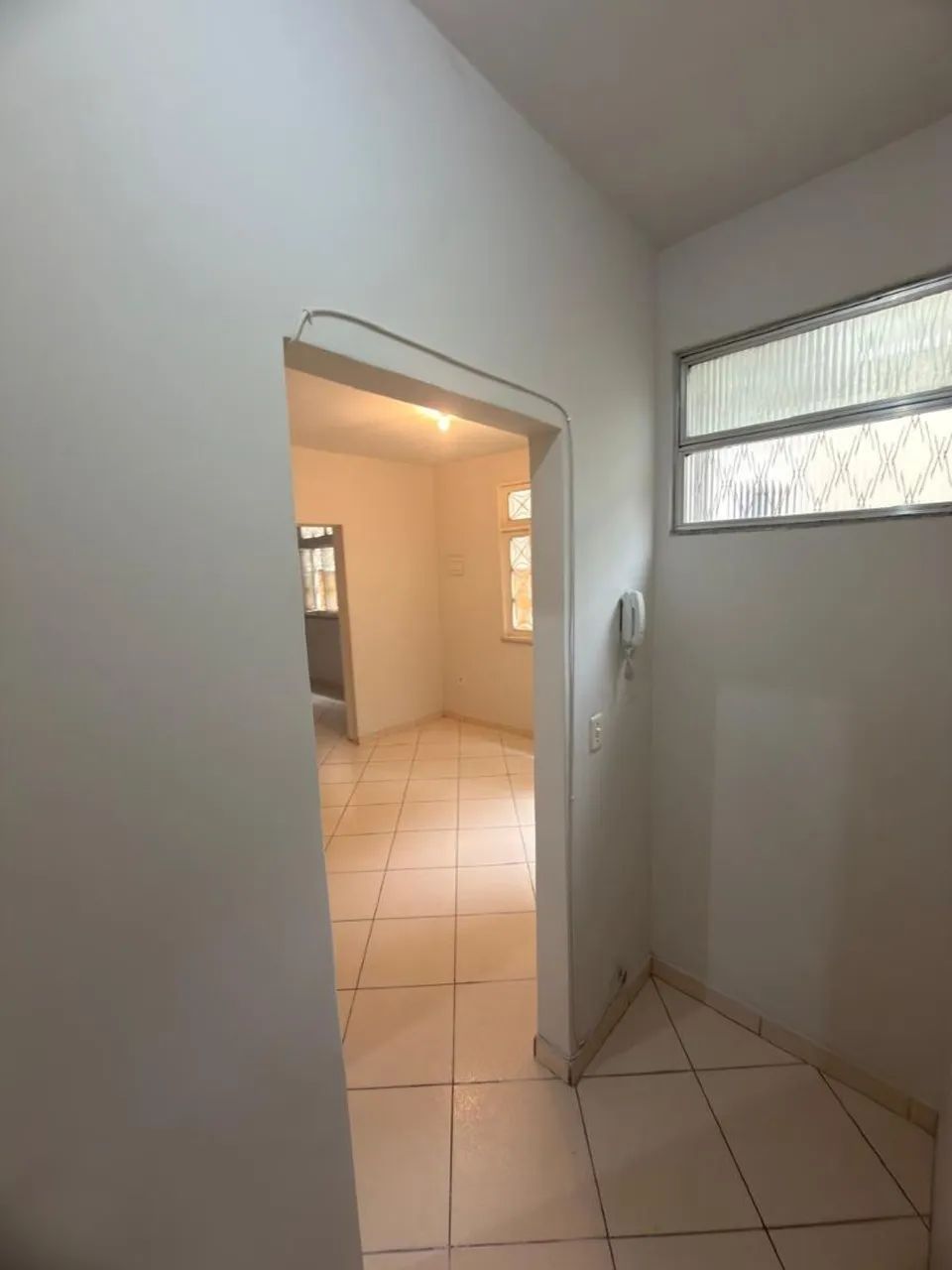 Alugo ótimo apartamento tipo casa no centro de Rocha Miranda  - Foto 5