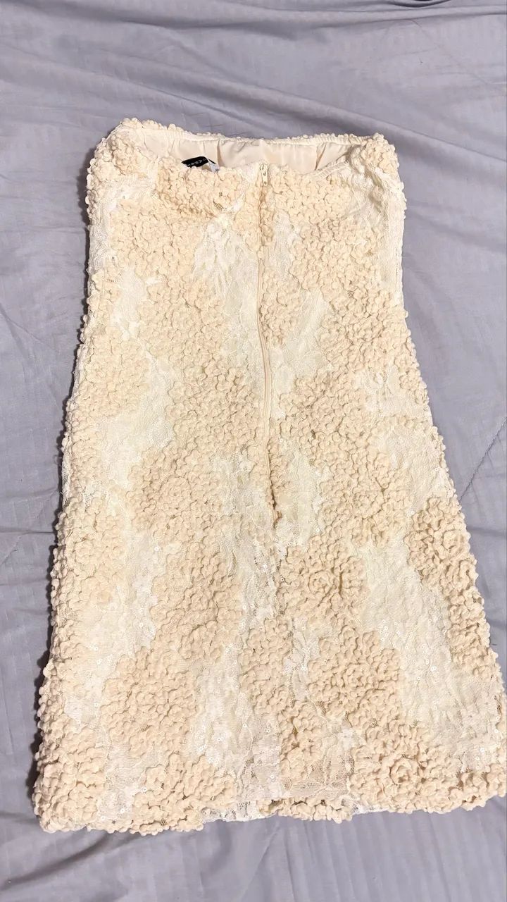 Vestido tomara que caia com paetês bege juvenil. - Foto 2