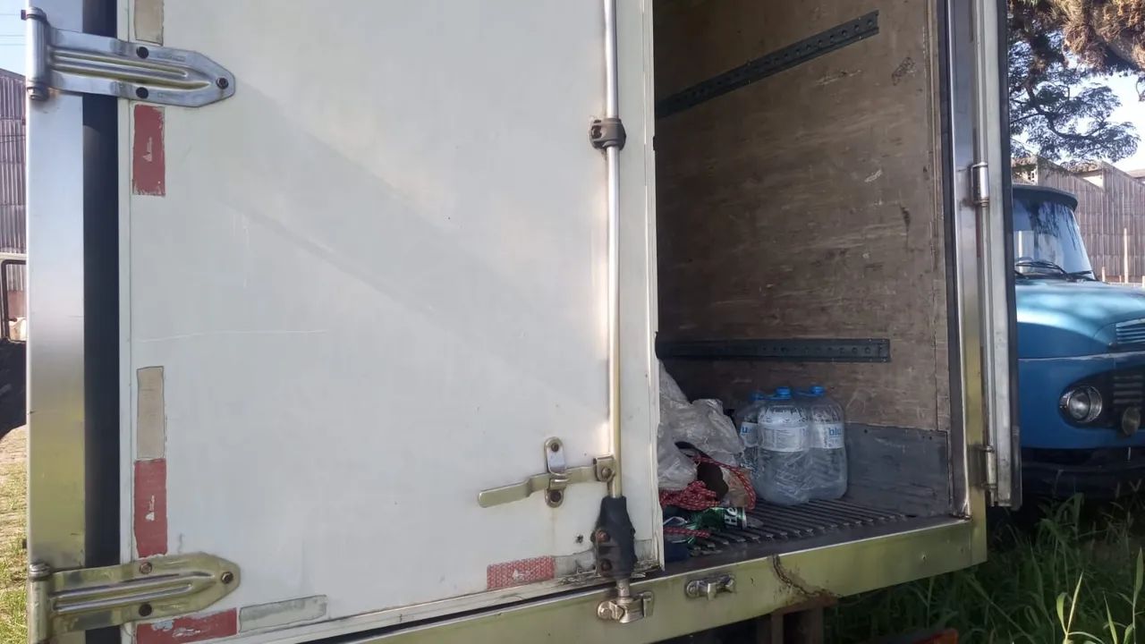 Vende-se baú refrigerado 3/4  - Foto 3