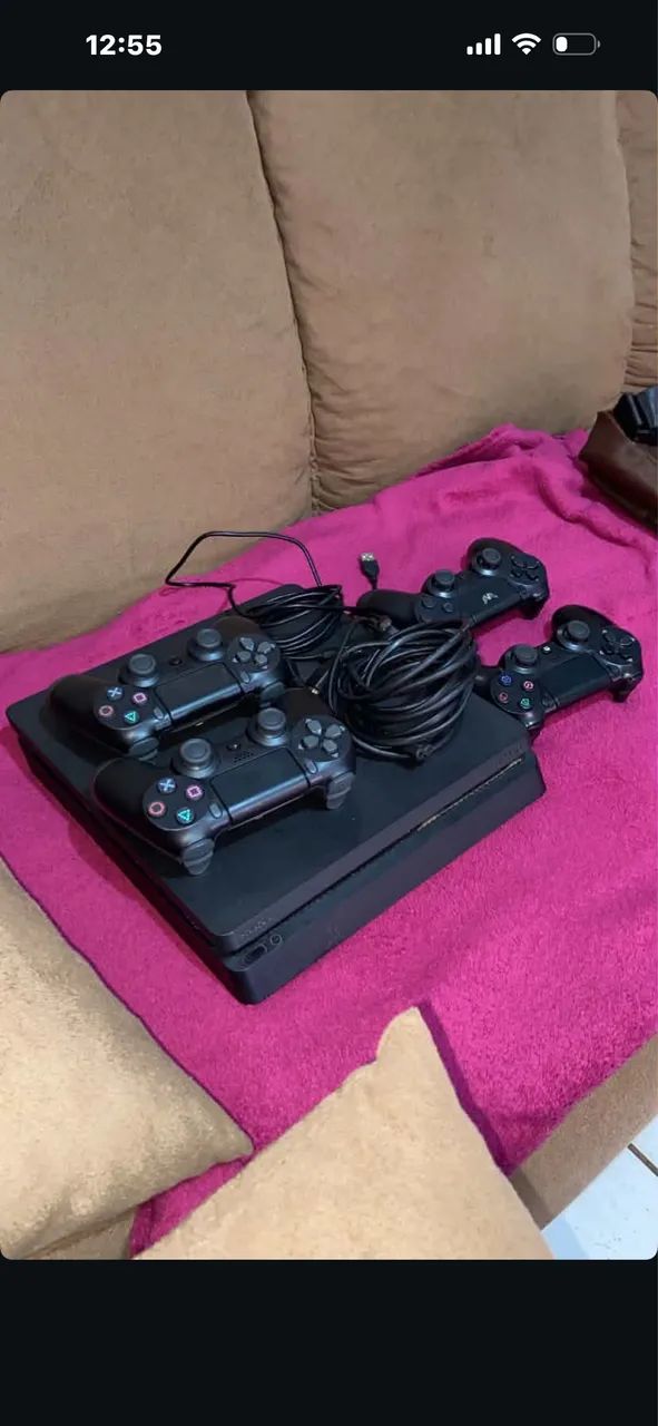 PS4 slim,1T 4 controles