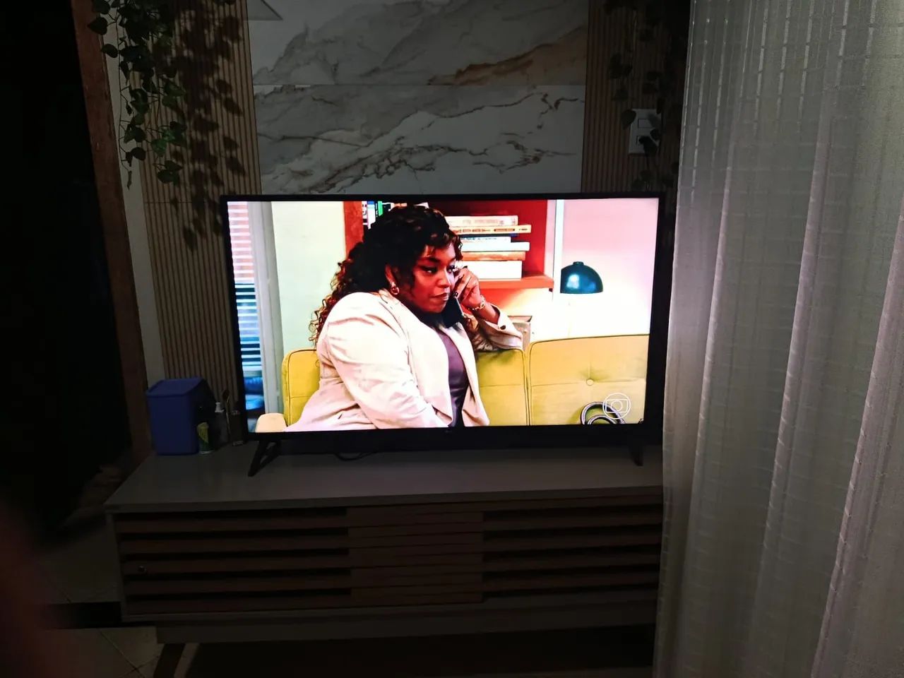 Vendo TV smart de 50 polegadas LG - Foto 2