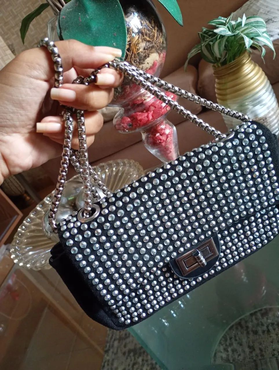 Bolsa pequena em camurça com pedrarias (nova) - Foto 3