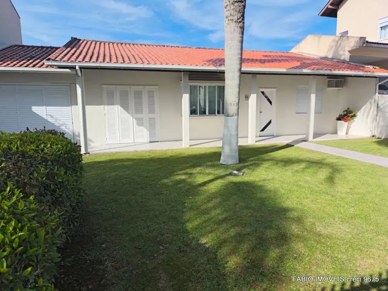 Imóvel para venda possui 180 metros quadrados com 3 quartos em Daniela - Florianópolis - S