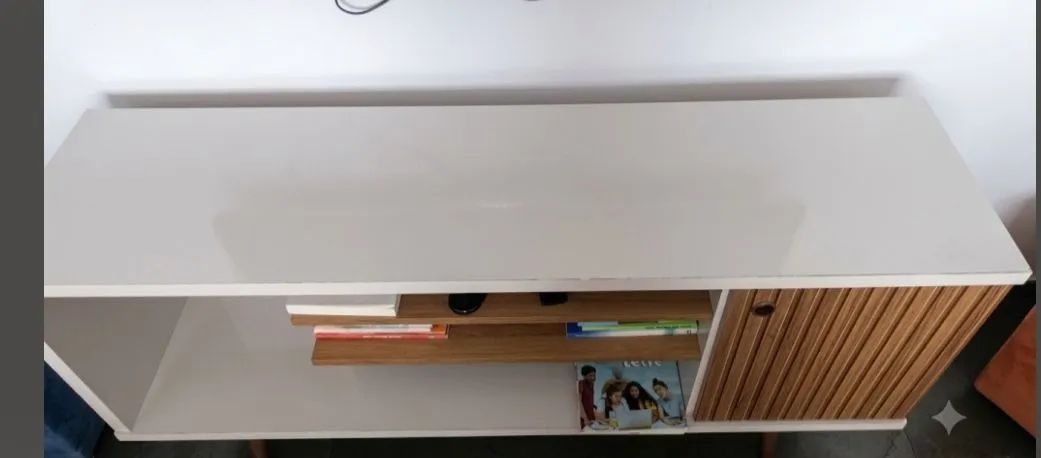 Rack Retrô para TV com Pés Palito e Porta Ripada - Foto 3