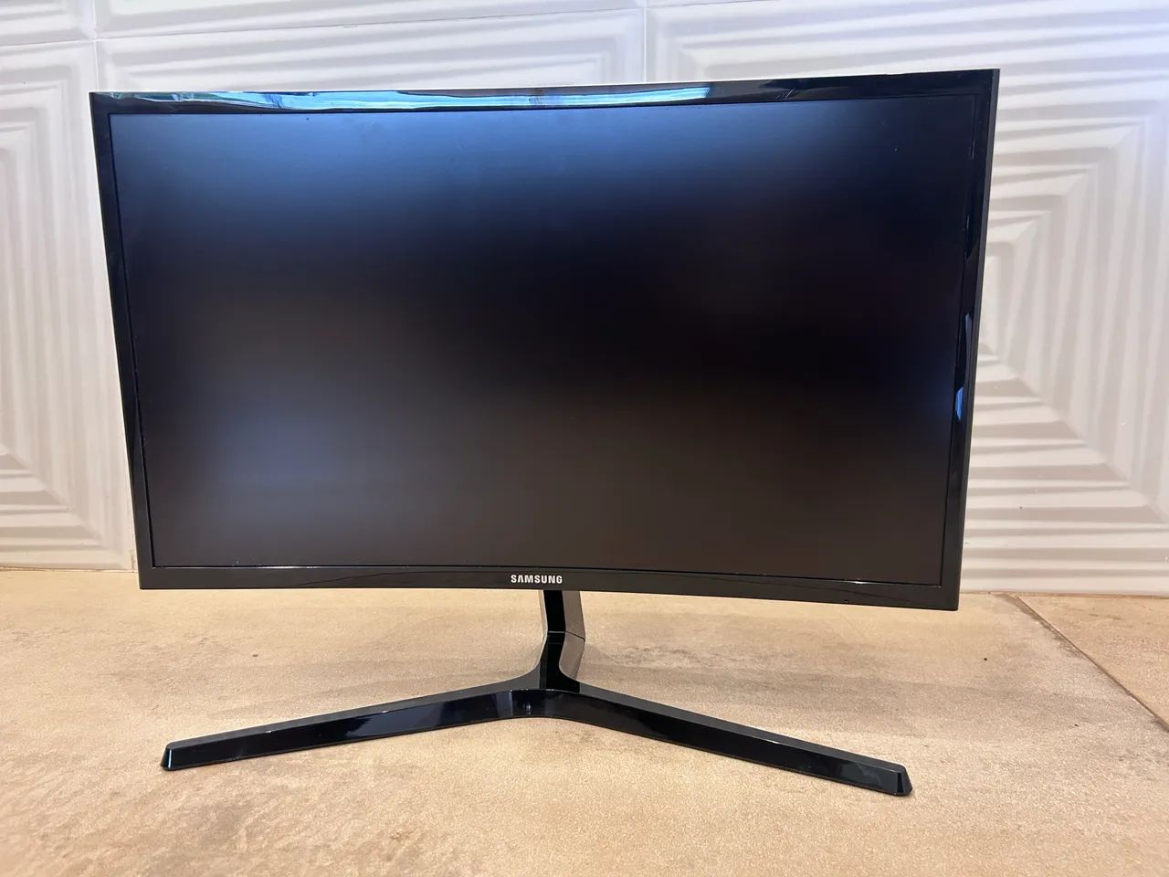Monitor Curvo Samsung Odyssey 24", FHD, 144HZ, HDMI, DP, Freesync, Preto, Série CRG50