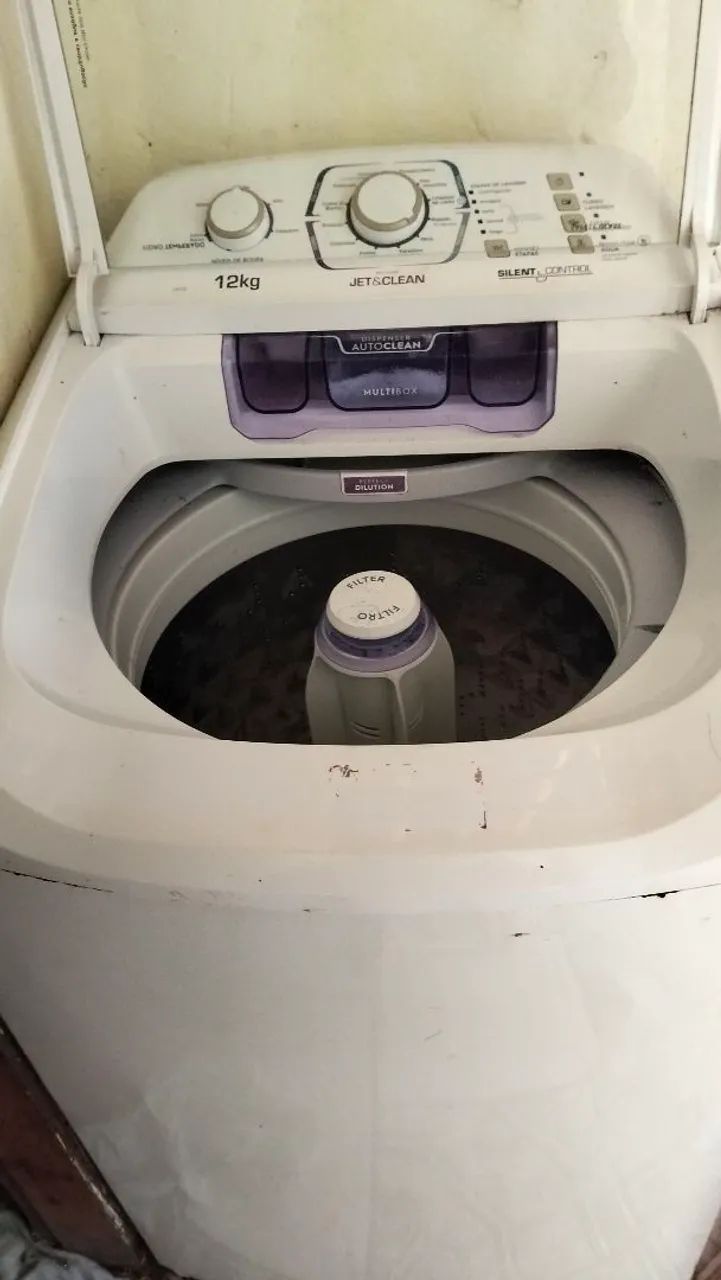 Vendo máquina de lavar e centrífugar Eletrolux 12kl - Foto 3