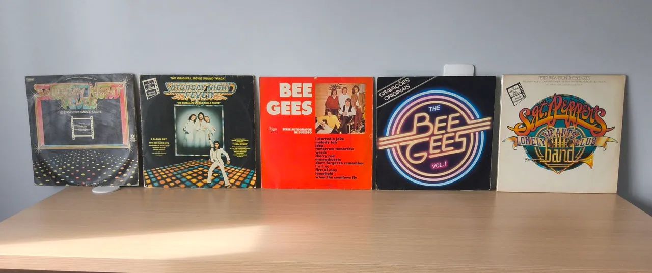Coleção Vinil The Bee Gees em Ótimo estado com brindes - Foto 4