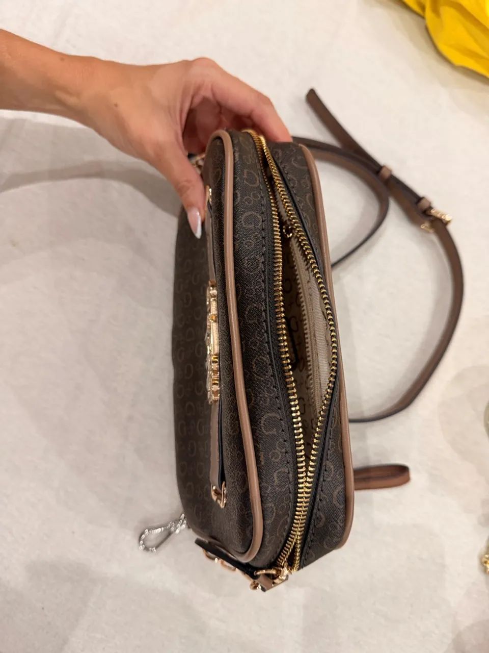 Bolsa Guess Feminina - Nova - Importada dos EUA - Foto 4