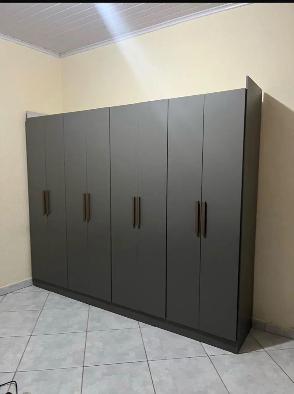 GUARDA ROUPA