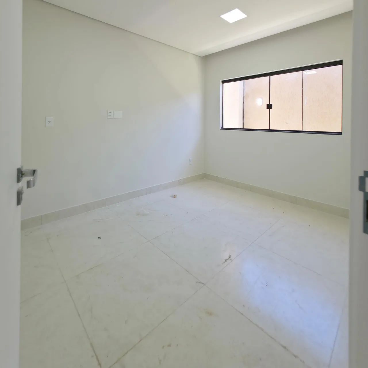 CASA ALTO PADRÃO 3 QTOS COM SUÍTE CONDOMÍNIO VILLA SUÍÇA  - Foto 4