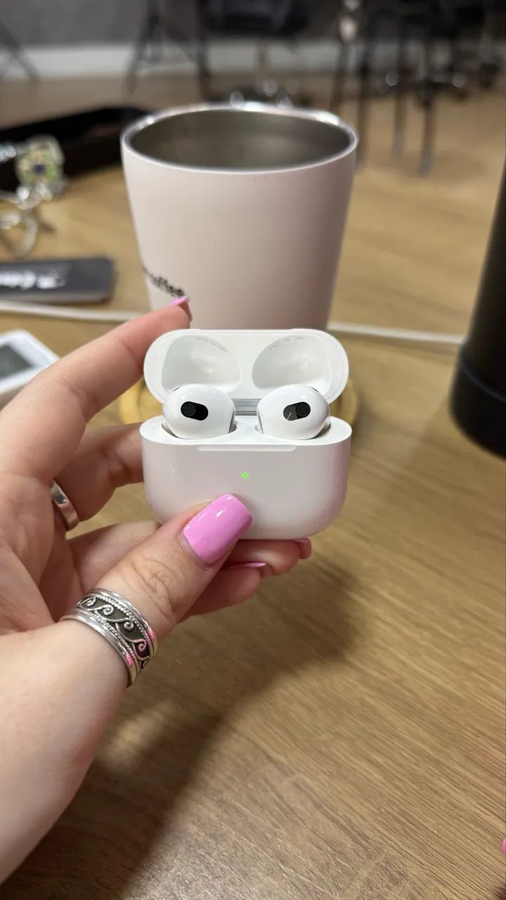AirPods 3 - Com Cabo Original, Caixa e Case do Batman - Foto 2