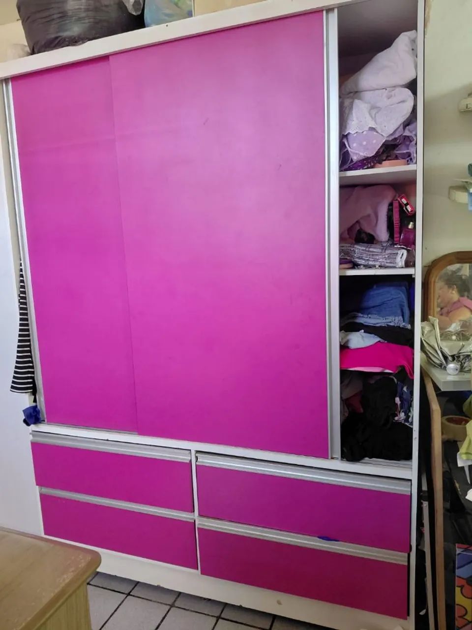 GUARDA  ROUPA
