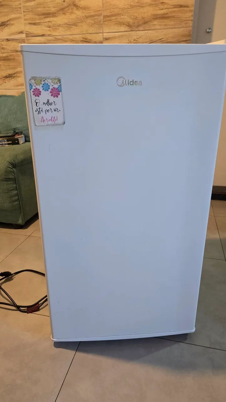 Frigobar Midea 93L 